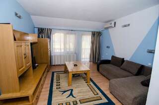 Отель Complex Turistic Casa Romaneasca Кэлимэнешти Люкс с 1 спальней-4