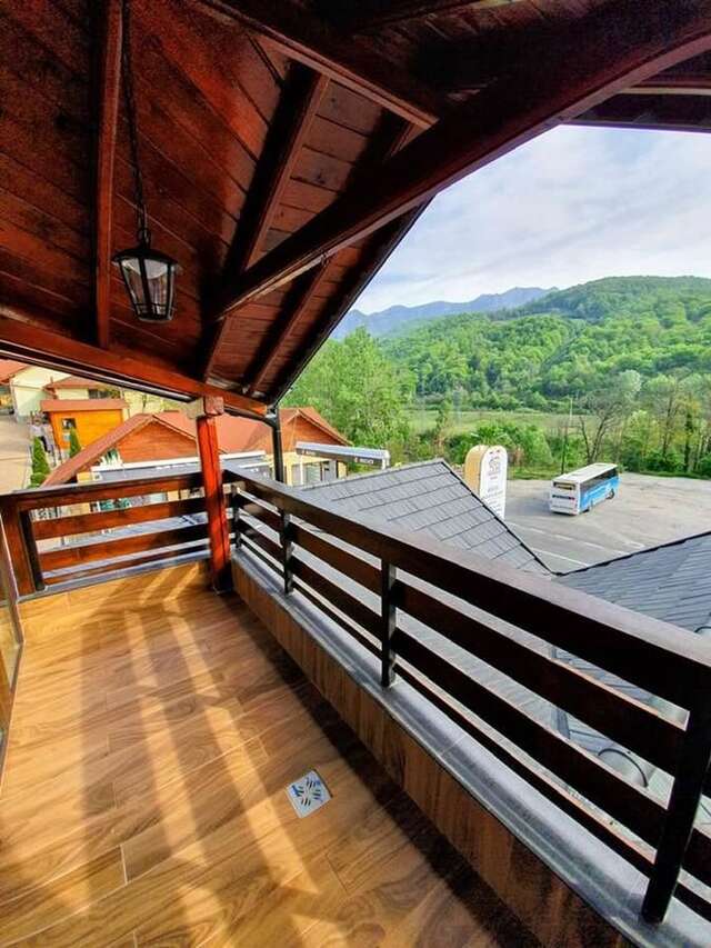 Отель Complex Turistic Casa Romaneasca Кэлимэнешти-23